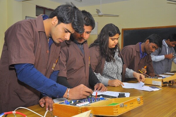 B.Tech ECE Lateral Entry Lab Facilities Part-Time 3